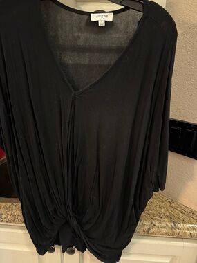 Umgee Black V-Neck Twist Front Tunic